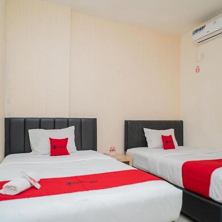 Reddoorz Near Flyover Arjosari 玛琅 外观 照片
