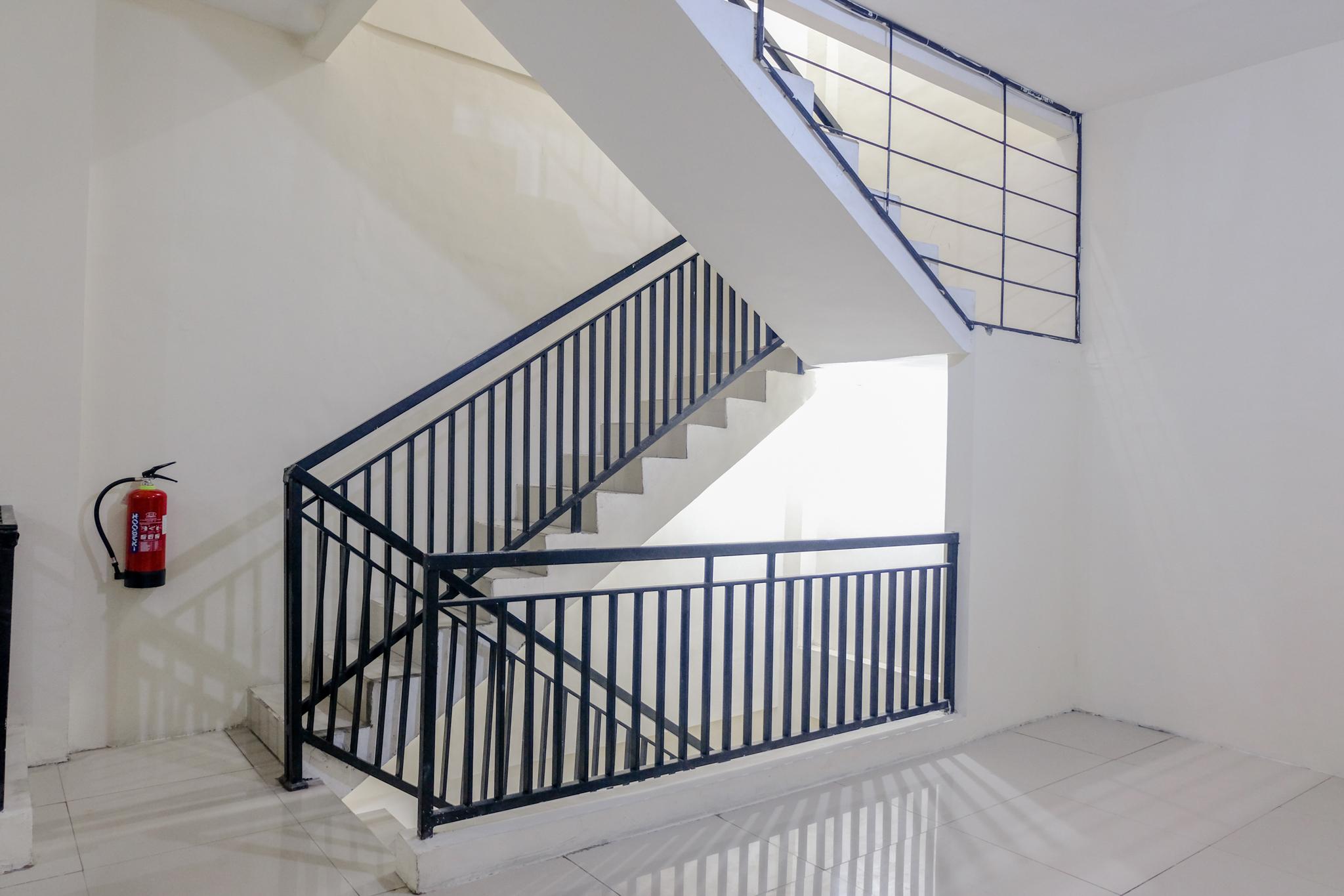 Reddoorz Near Flyover Arjosari 玛琅 外观 照片