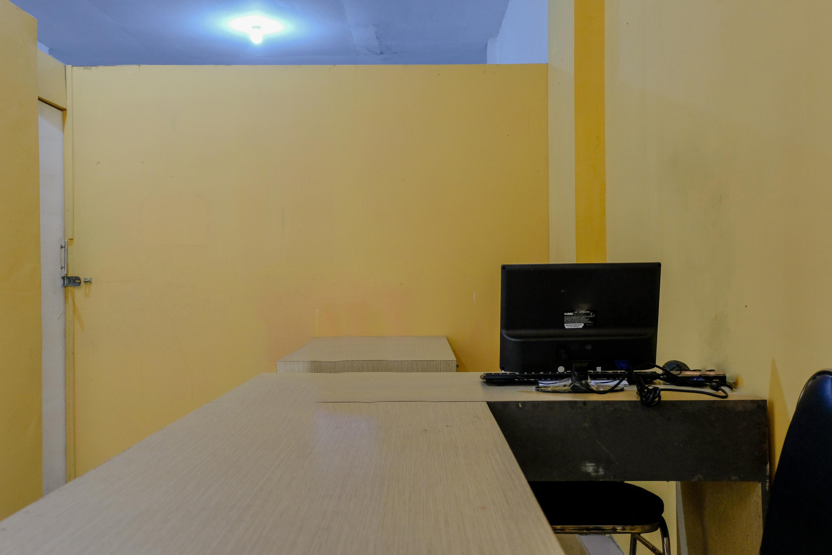 Reddoorz Near Flyover Arjosari 玛琅 外观 照片