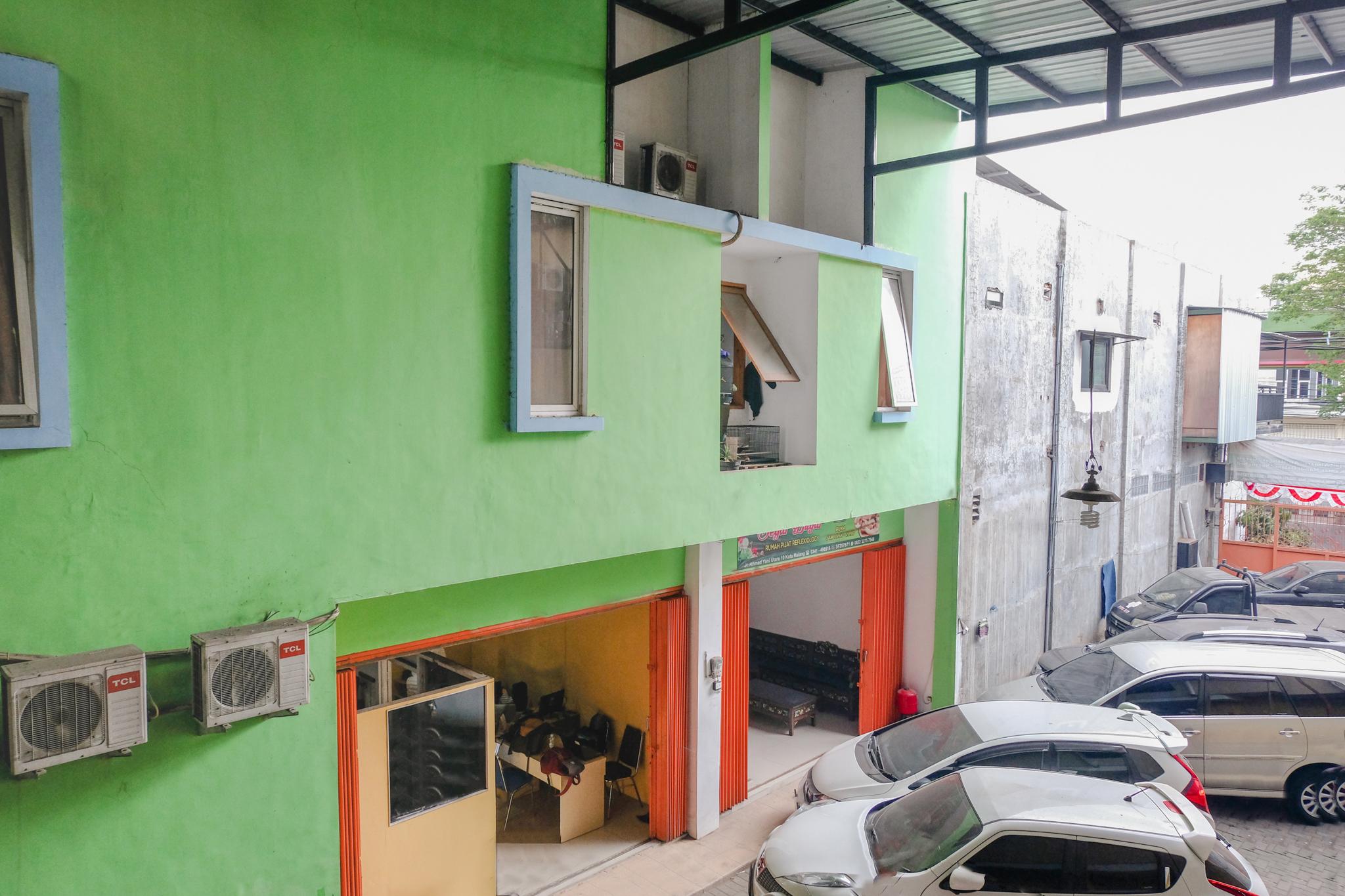Reddoorz Near Flyover Arjosari 玛琅 外观 照片