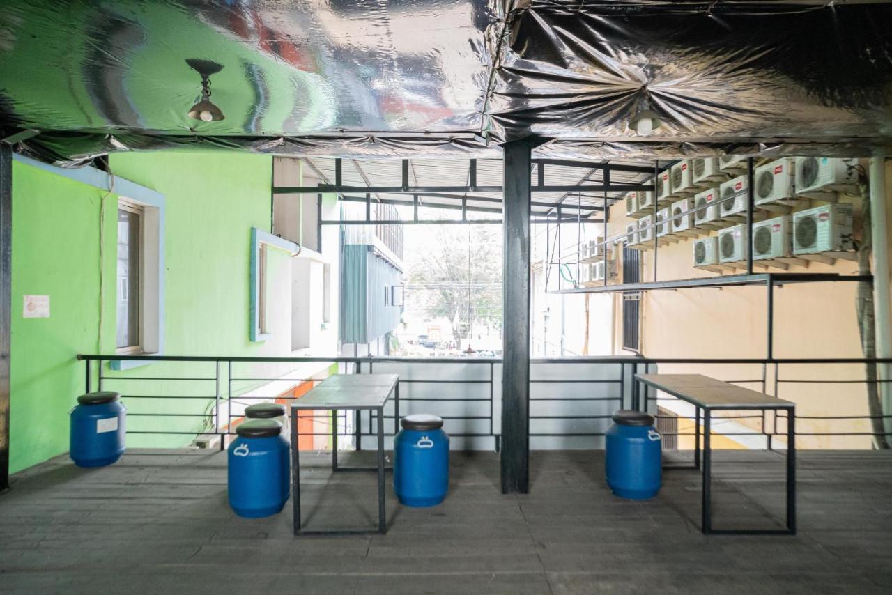 Reddoorz Near Flyover Arjosari 玛琅 外观 照片