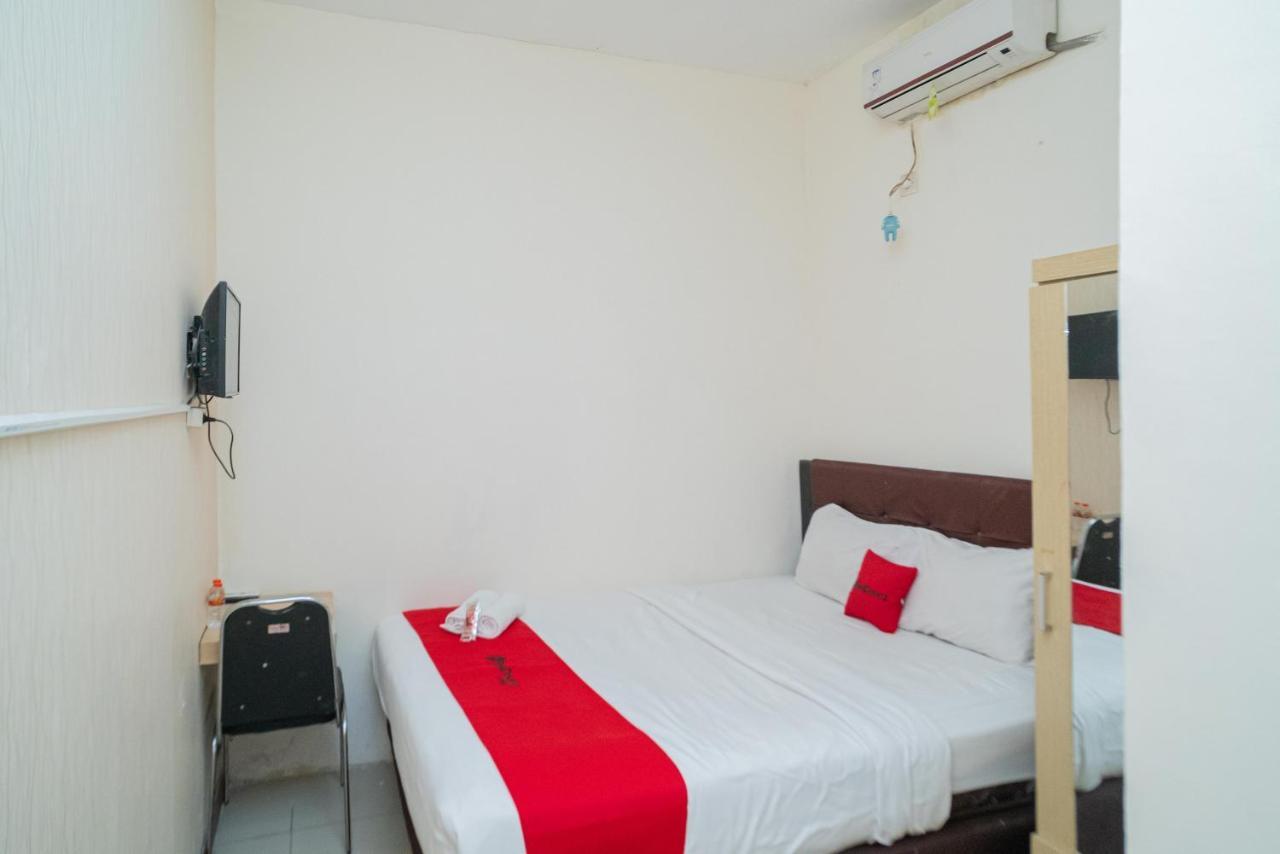 Reddoorz Near Flyover Arjosari 玛琅 外观 照片