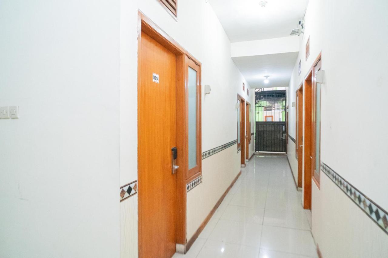 Reddoorz Near Flyover Arjosari 玛琅 外观 照片