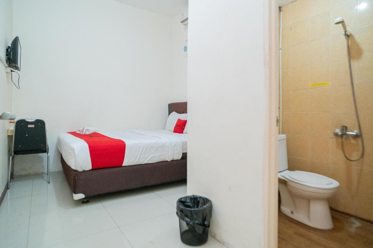 Reddoorz Near Flyover Arjosari 玛琅 外观 照片